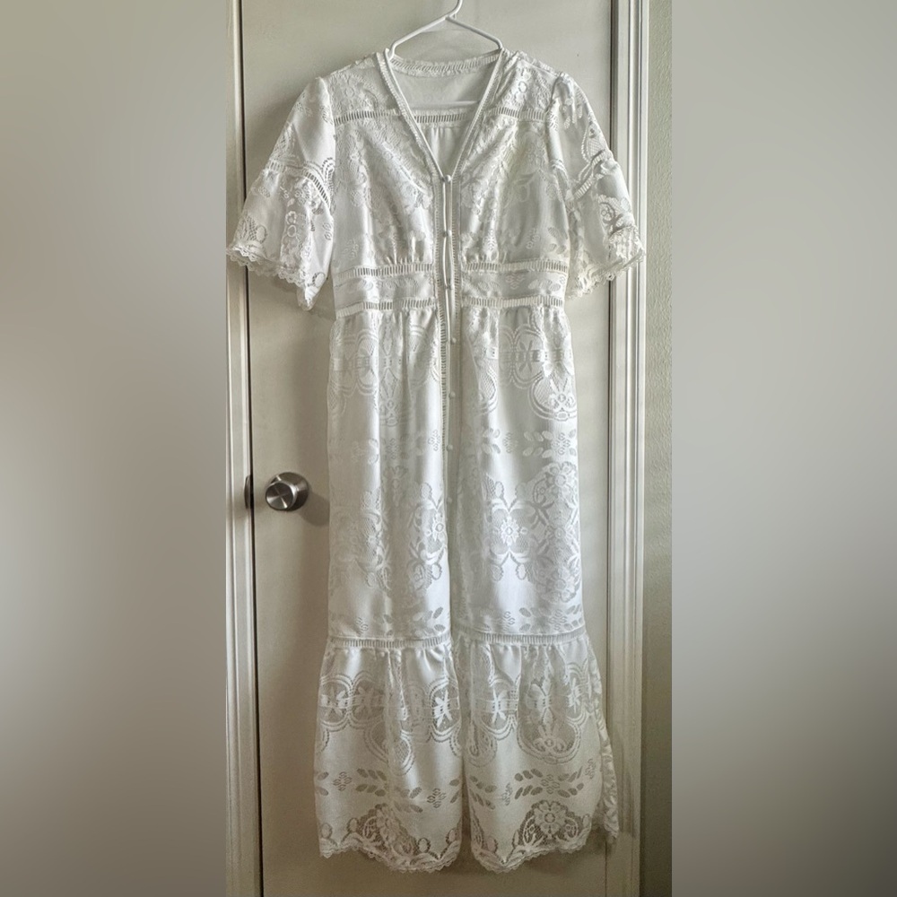 Elegant White Lace Dress